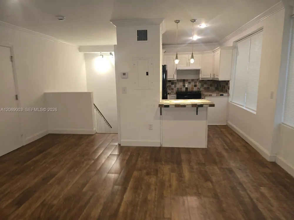 1460 Ocean Dr #201 Miami Beach, FL 33139