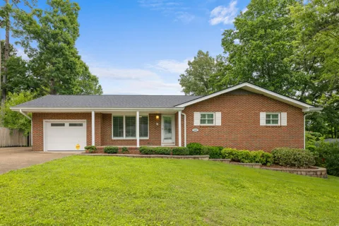 3443 Shadowlawn Drive