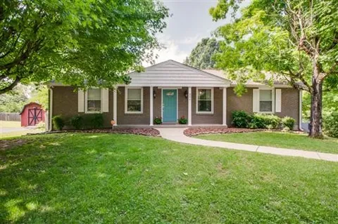 407 Hilltop Dr