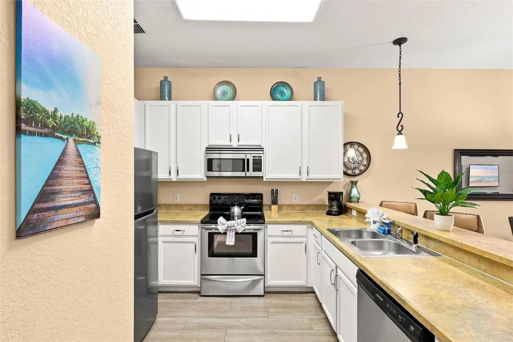 708 GRAN BAHAMA BOULEVARD Davenport, FL 33897