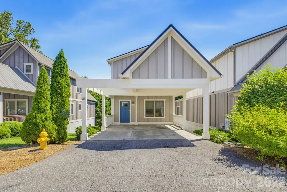 25 Gratitude Drive Asheville, NC 28806
