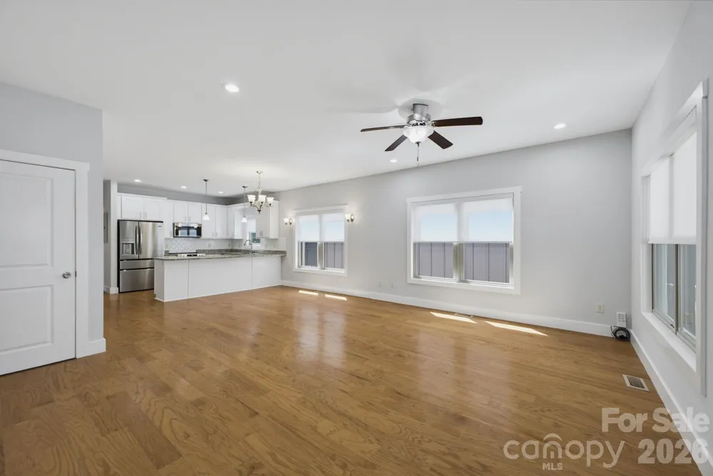 25 Gratitude Drive Asheville, NC 28806