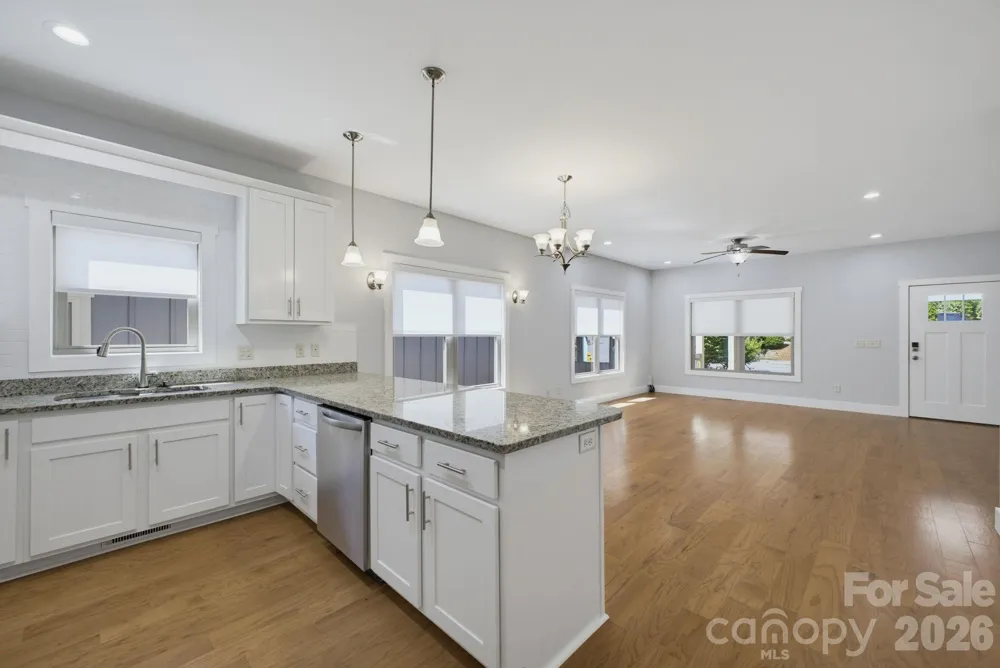 25 Gratitude Drive Asheville, NC 28806