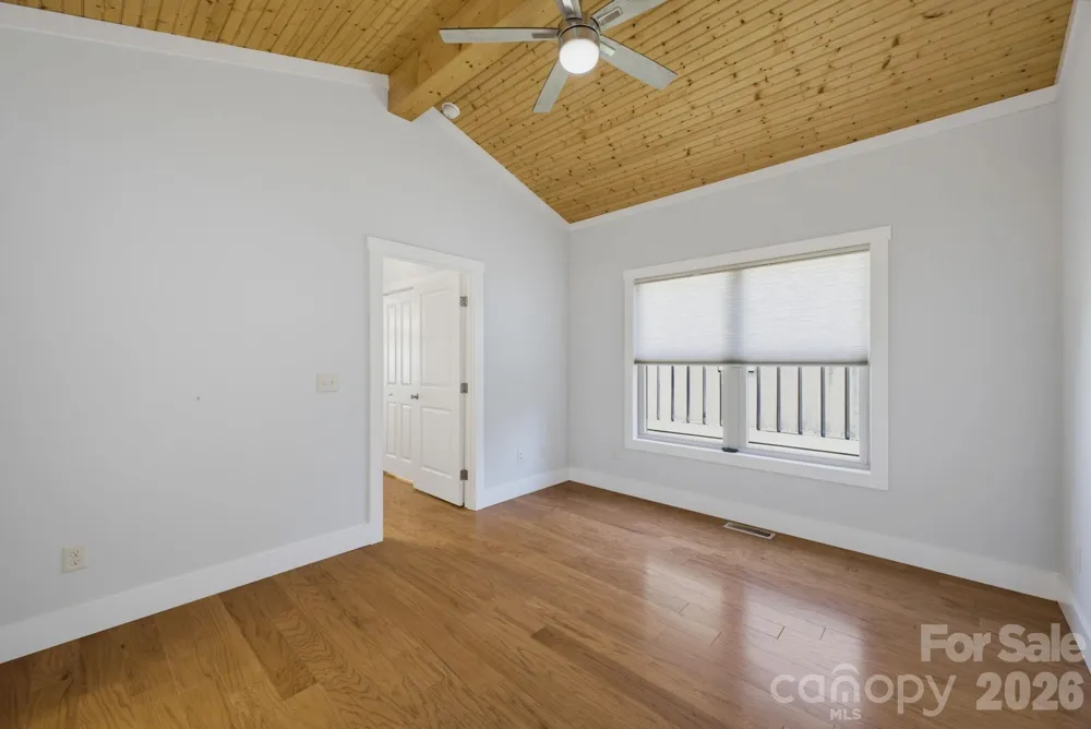 25 Gratitude Drive Asheville, NC 28806