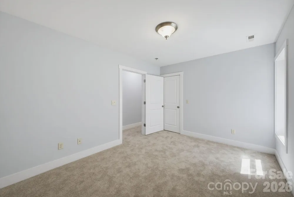 25 Gratitude Drive Asheville, NC 28806