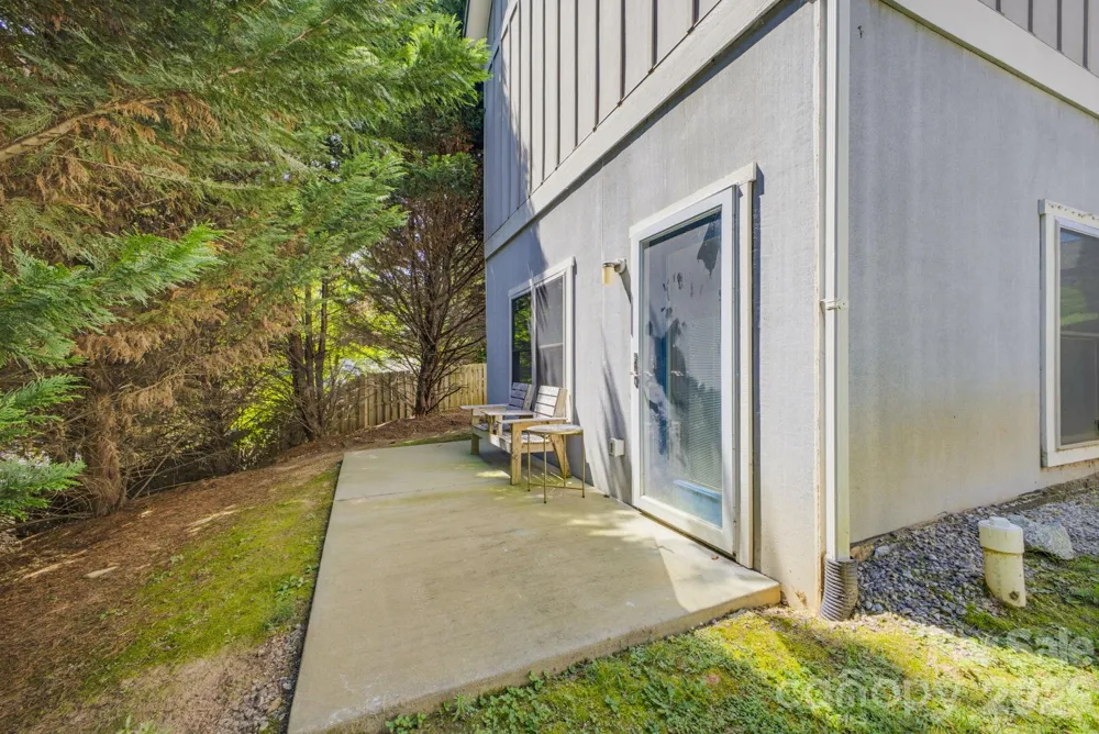 25 Gratitude Drive Asheville, NC 28806