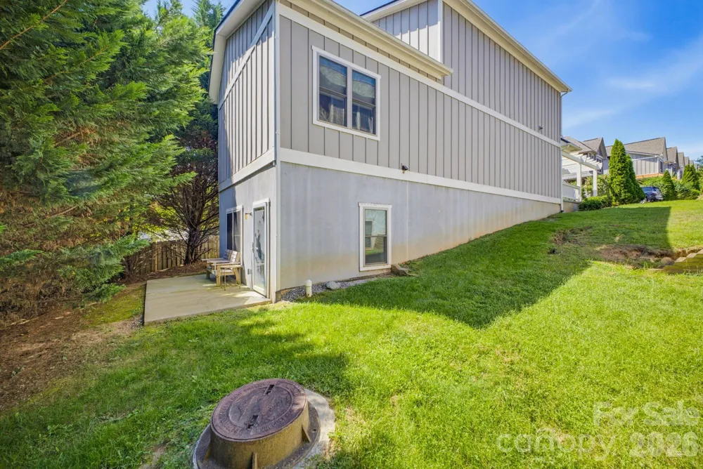 25 Gratitude Drive Asheville, NC 28806