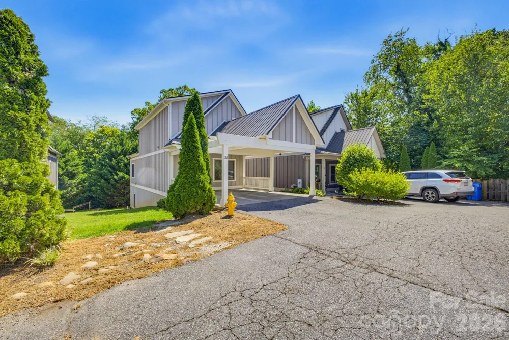 25 Gratitude Drive Asheville, NC 28806