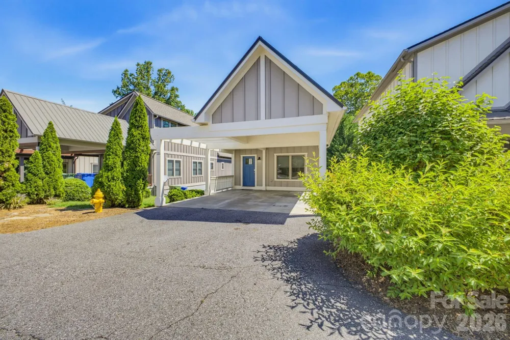 25 Gratitude Drive Asheville, NC 28806