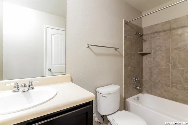 454 Eastern Phoebe San Antonio, TX 78253