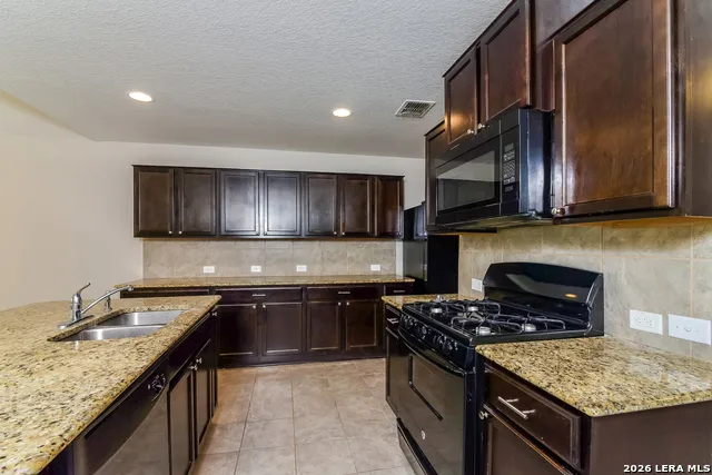454 Eastern Phoebe San Antonio, TX 78253