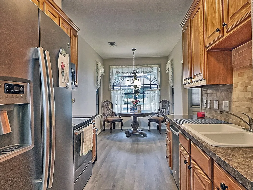 5721 Suncrest Drive Athens, TX 75752