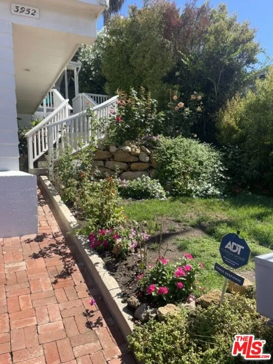 3952 Las Flores Canyon Road Malibu, CA 90265