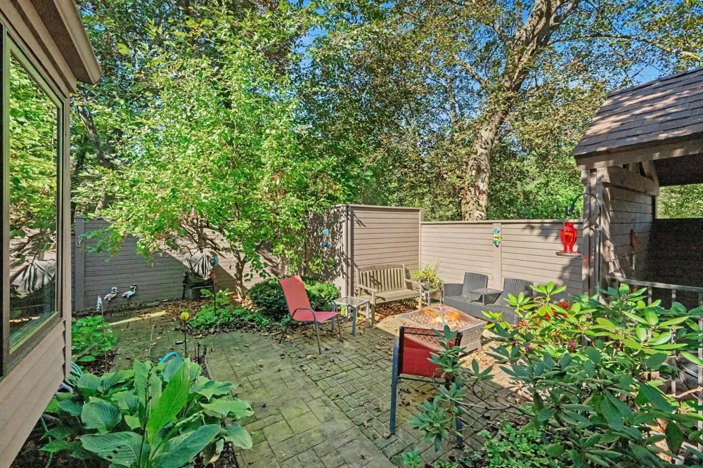 1020 Essex Circle #26 Kalamazoo, MI 49008