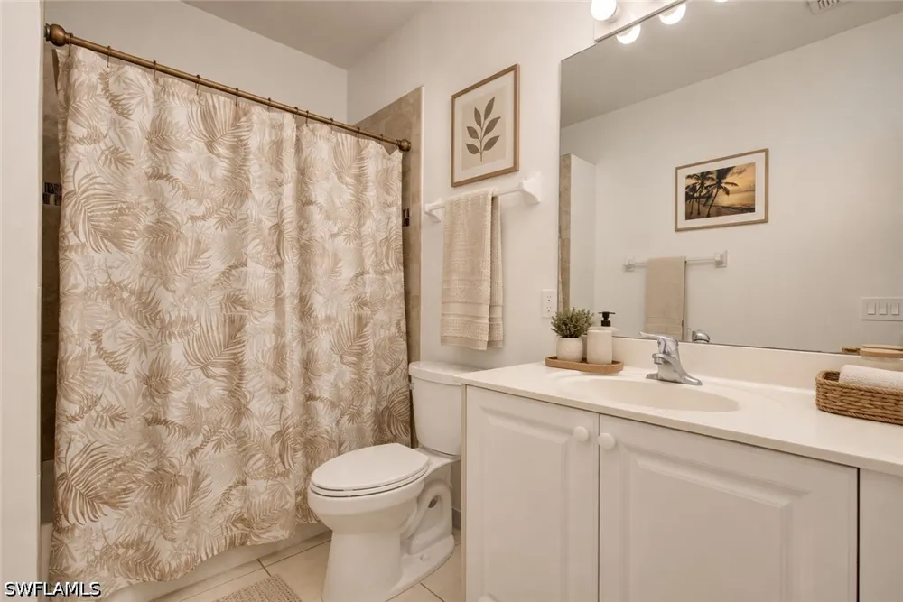 Robin Hood Circle #202 Naples, FL 34104