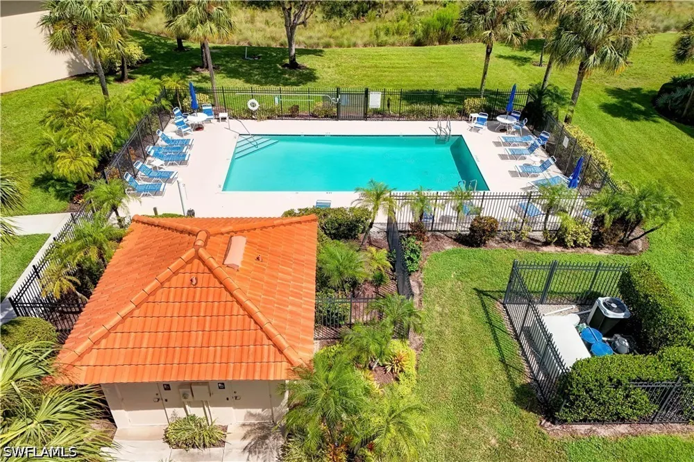Robin Hood Circle #202 Naples, FL 34104