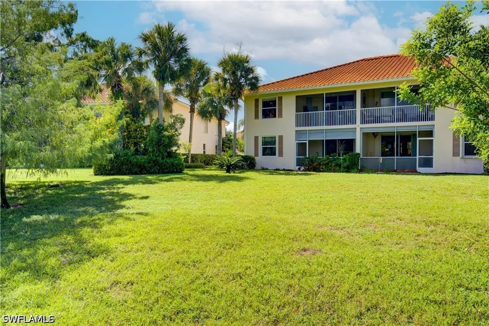 Robin Hood Circle #202 Naples, FL 34104