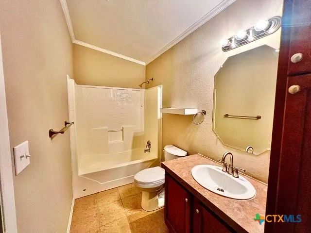 614 County Road 3220 Kempner, TX 76539