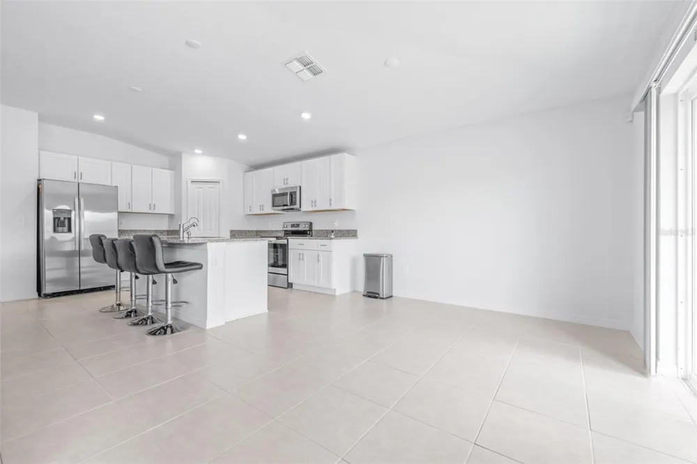 5182 FIDDLE FIG AVENUE Wimauma, FL 33598