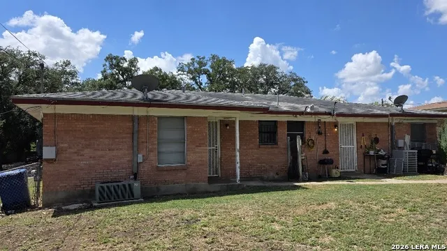 223 SUNNYLAND DR San Antonio, TX 78228