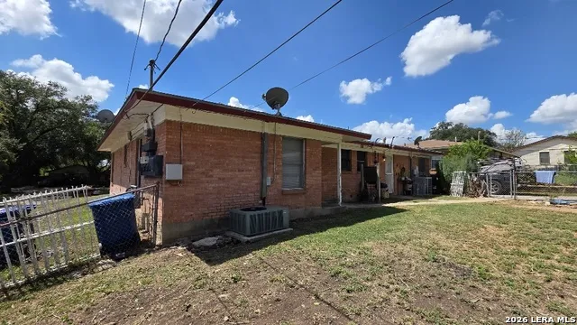 223 SUNNYLAND DR San Antonio, TX 78228