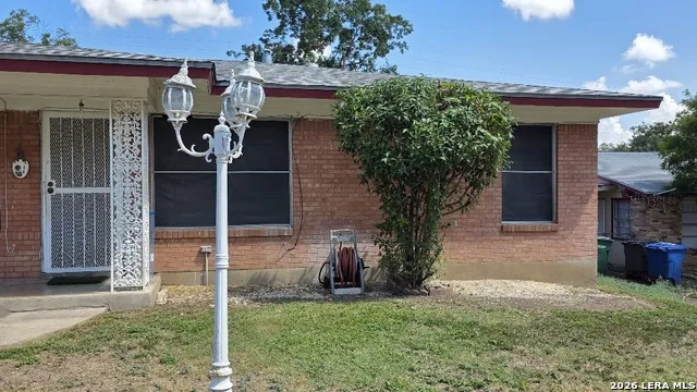 223 SUNNYLAND DR San Antonio, TX 78228