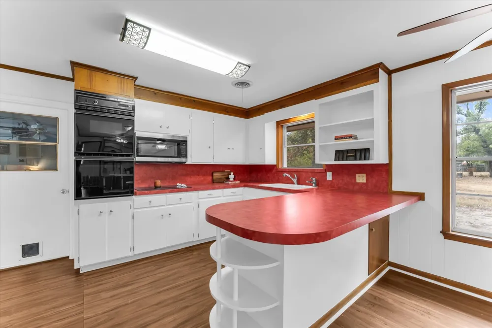 817 E Holly Lane Mexia, TX 76667
