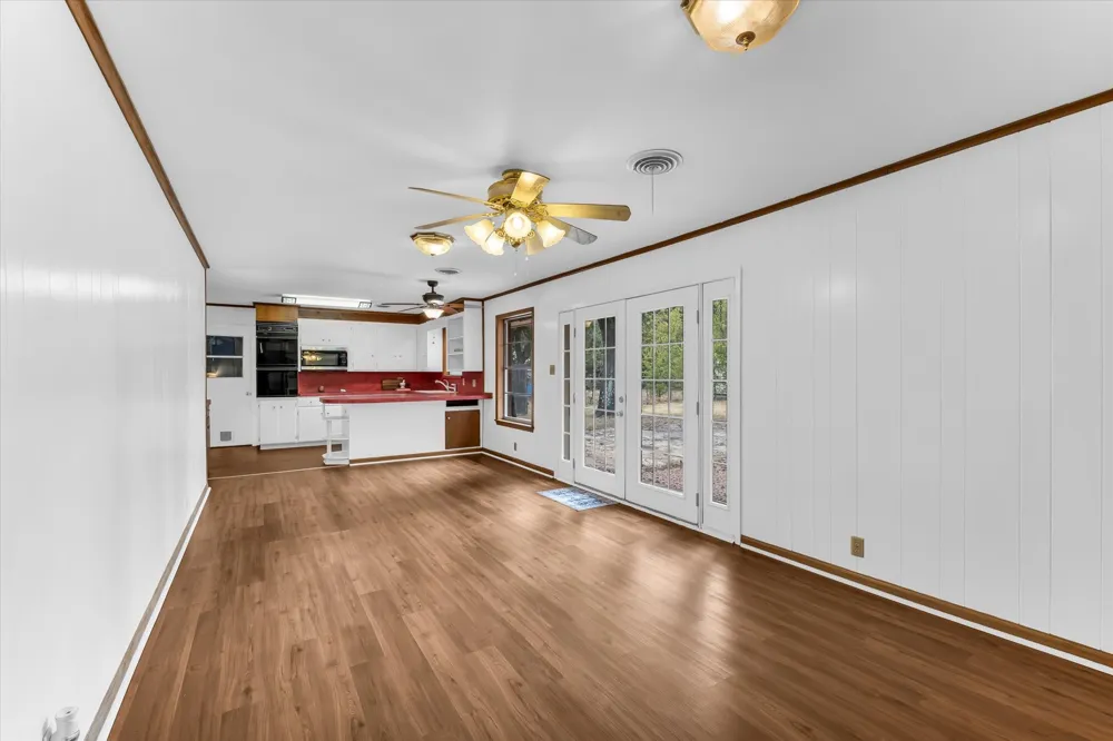 817 E Holly Lane Mexia, TX 76667