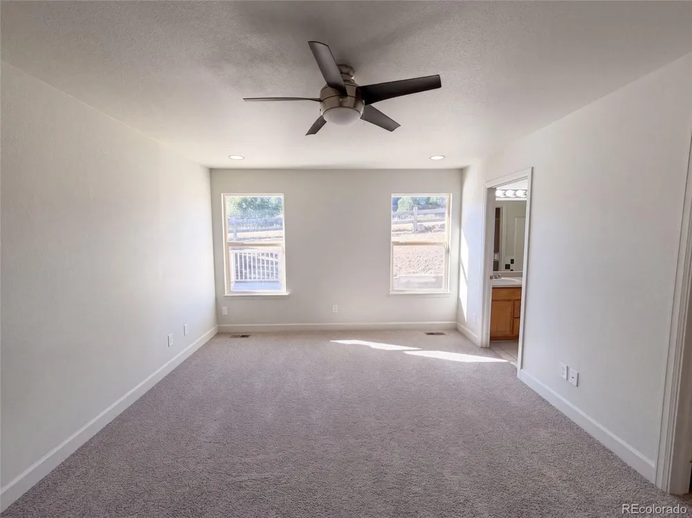 10009 Strathfield Lane Highlands Ranch, CO 80126