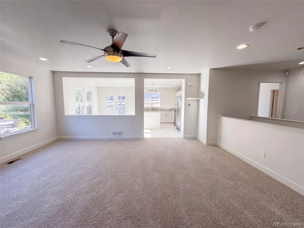 10009 Strathfield Lane Highlands Ranch, CO 80126