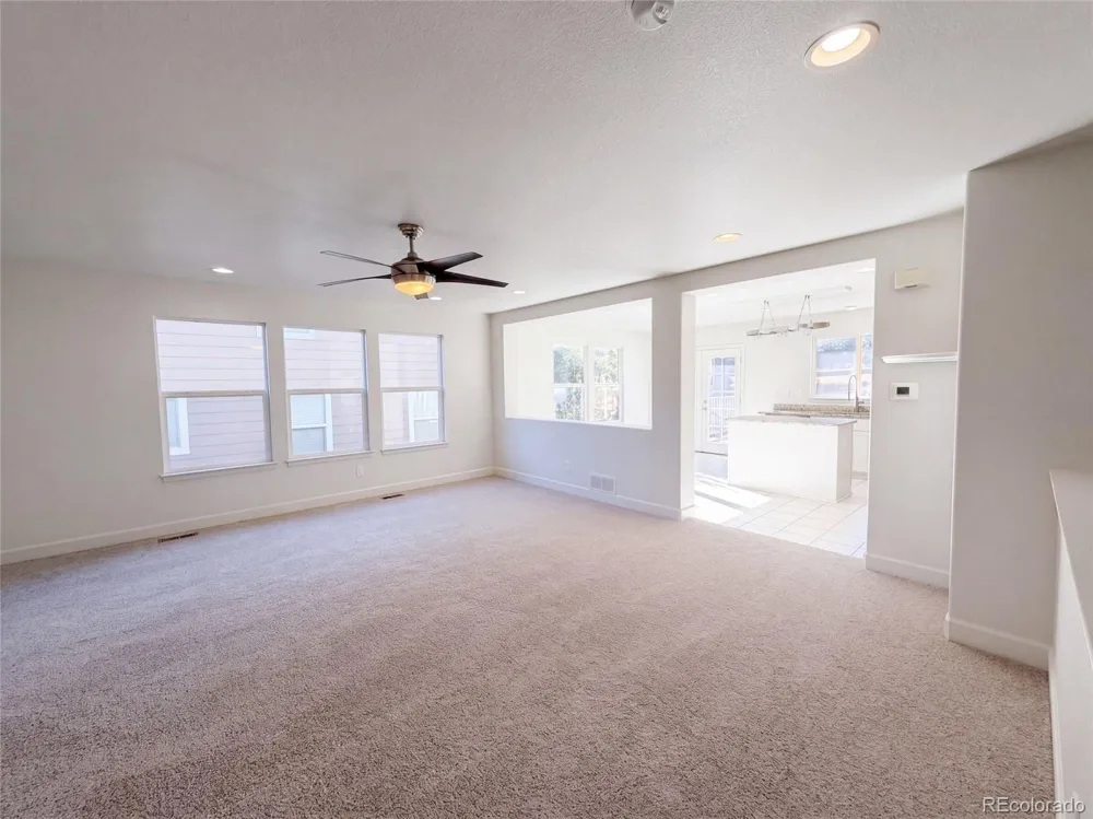 10009 Strathfield Lane Highlands Ranch, CO 80126