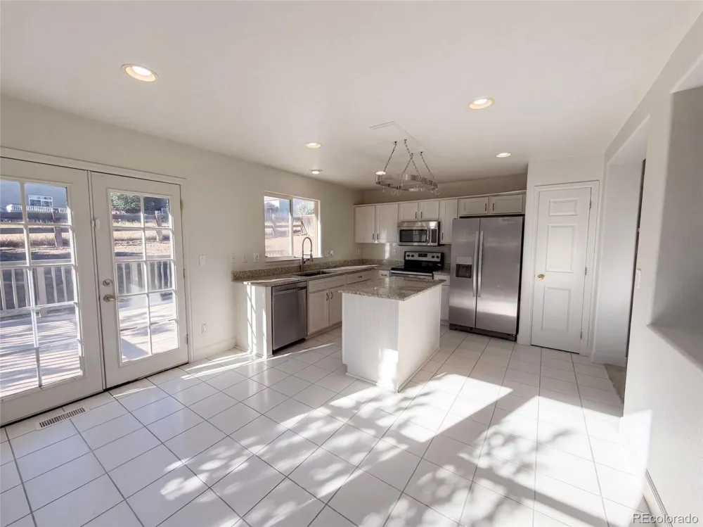 10009 Strathfield Lane Highlands Ranch, CO 80126