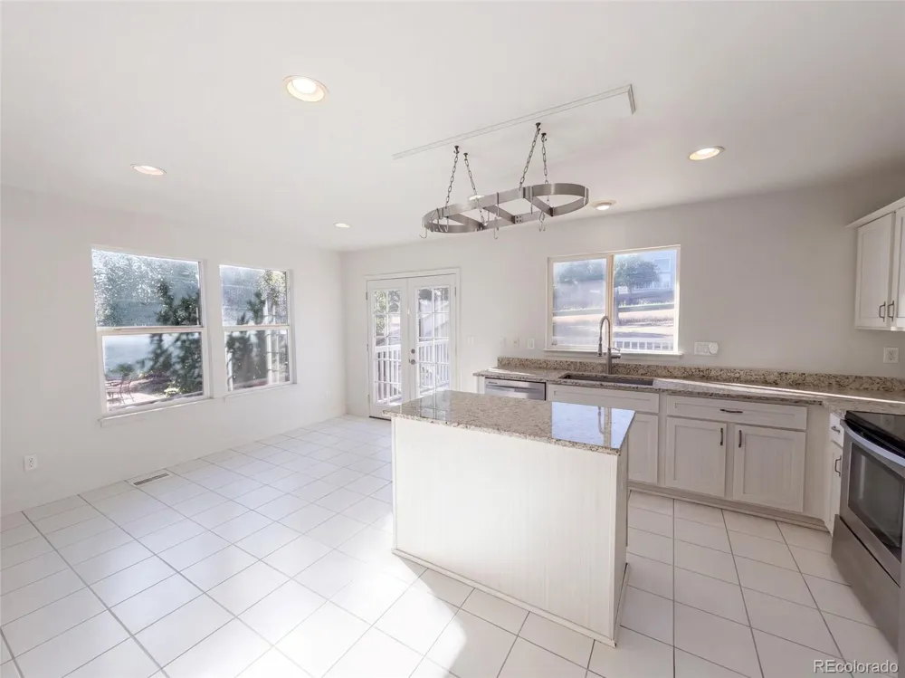 10009 Strathfield Lane Highlands Ranch, CO 80126