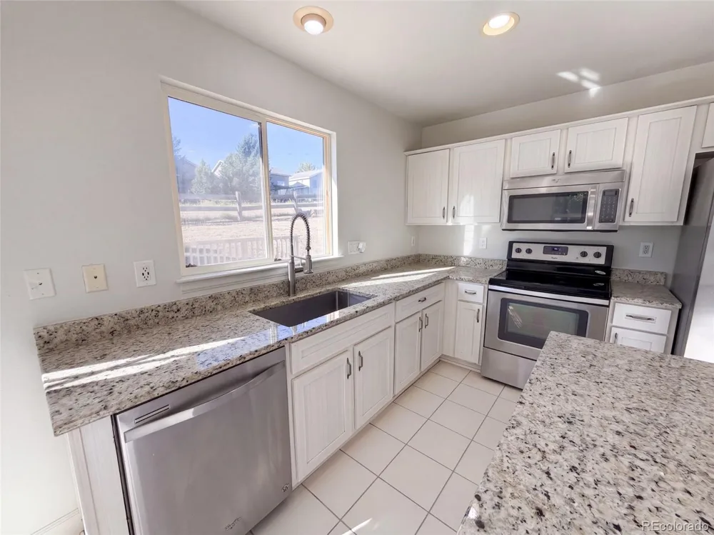10009 Strathfield Lane Highlands Ranch, CO 80126