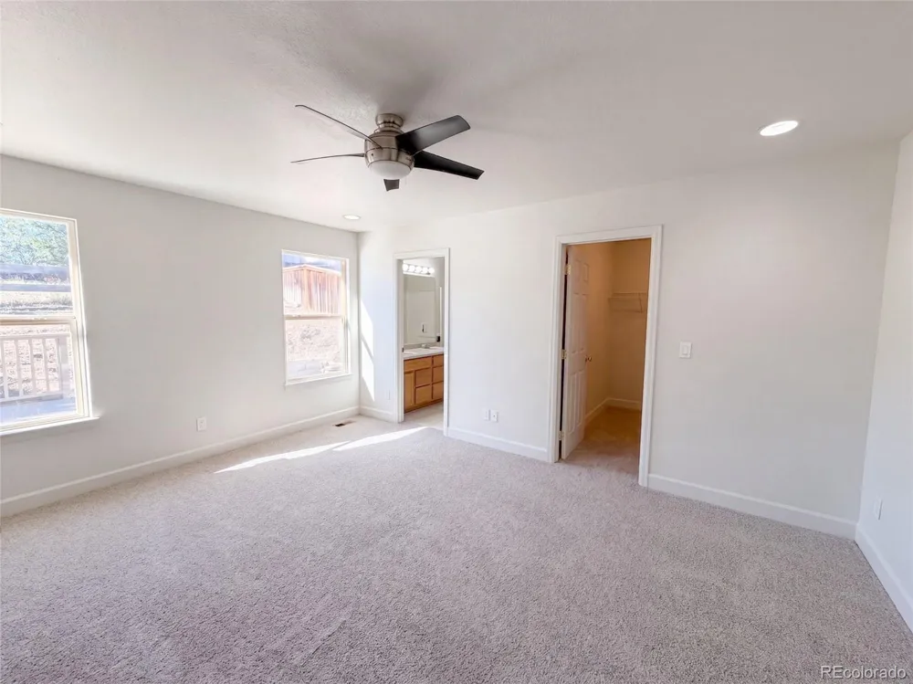 10009 Strathfield Lane Highlands Ranch, CO 80126