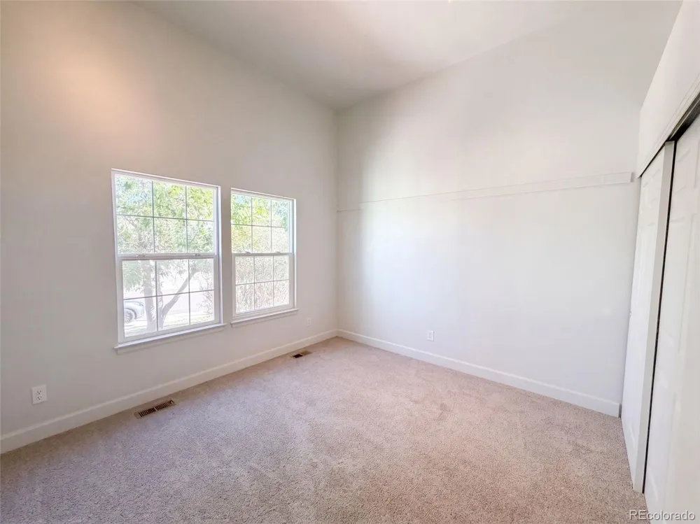 10009 Strathfield Lane Highlands Ranch, CO 80126
