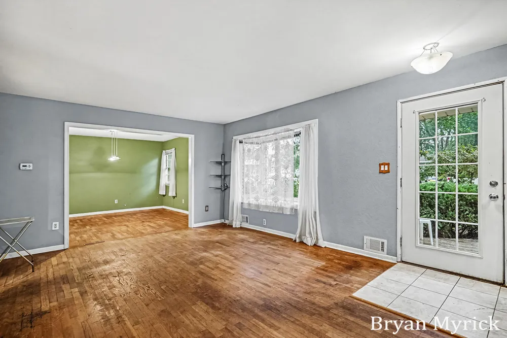 819 W 25th Street Holland, MI 49423