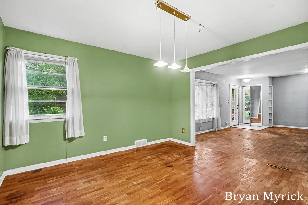 819 W 25th Street Holland, MI 49423