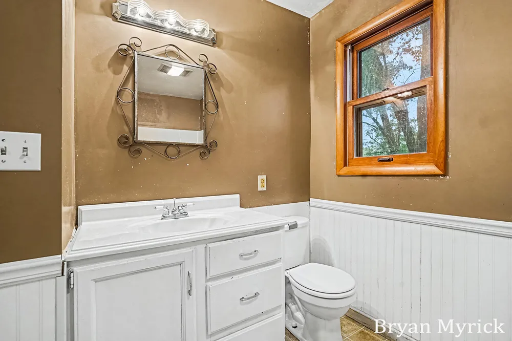 819 W 25th Street Holland, MI 49423
