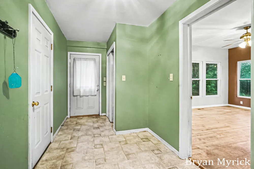 819 W 25th Street Holland, MI 49423