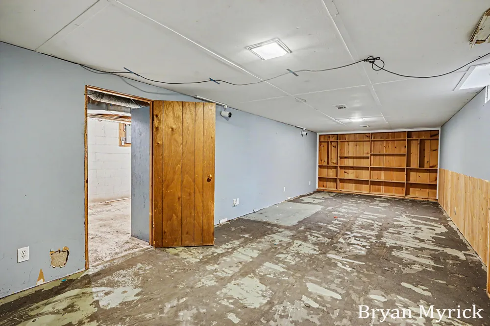 819 W 25th Street Holland, MI 49423