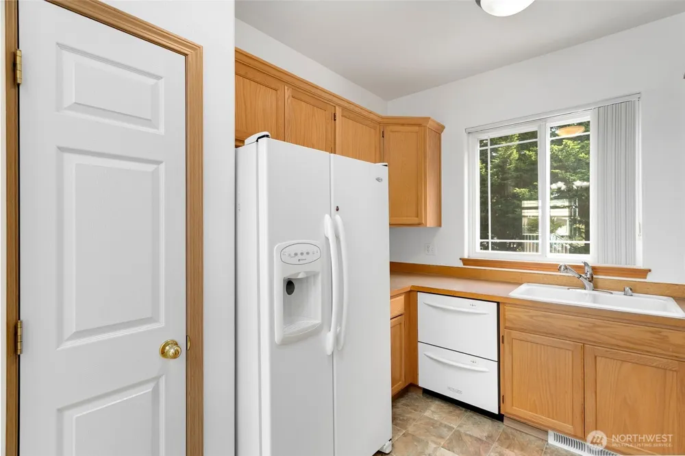 15306 14th Avenue W Lynnwood, WA 98087