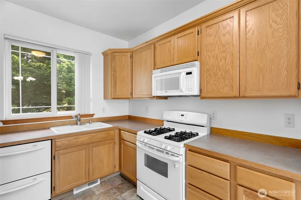 15306 14th Avenue W Lynnwood, WA 98087