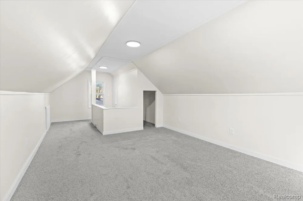 14092 Knox Avenue Warren City, MI 48089