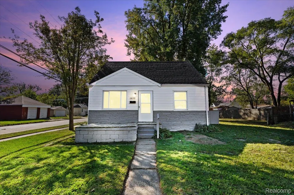 14092 Knox Avenue Warren City, MI 48089