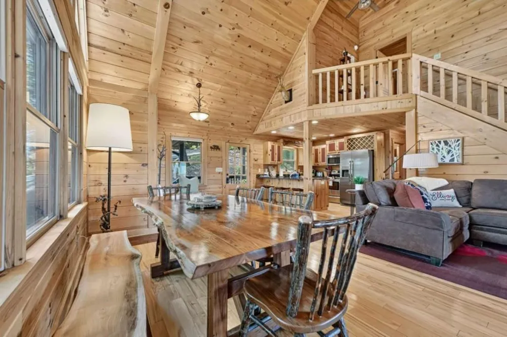 917 Walnut Ridge Ellijay, GA 30536