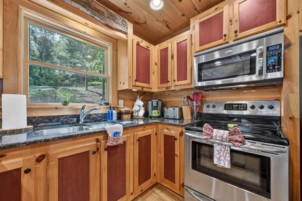 917 Walnut Ridge Ellijay, GA 30536