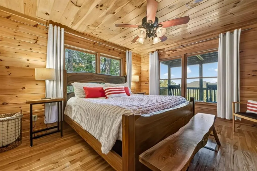 917 Walnut Ridge Ellijay, GA 30536