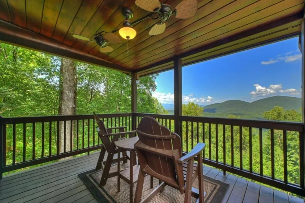 917 Walnut Ridge Ellijay, GA 30536