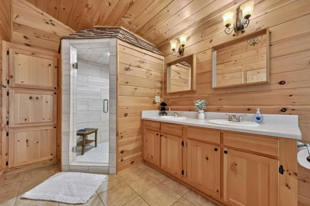 917 Walnut Ridge Ellijay, GA 30536